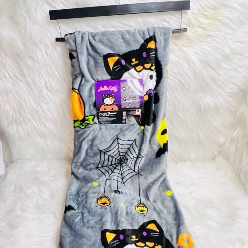 Hello Kitty Halloween Throw Blanket